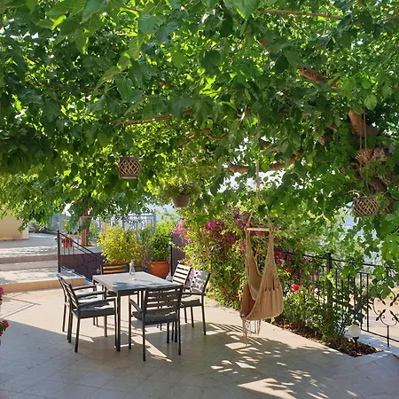 Theyellow House Ii Fully Equipped 2br Apartment